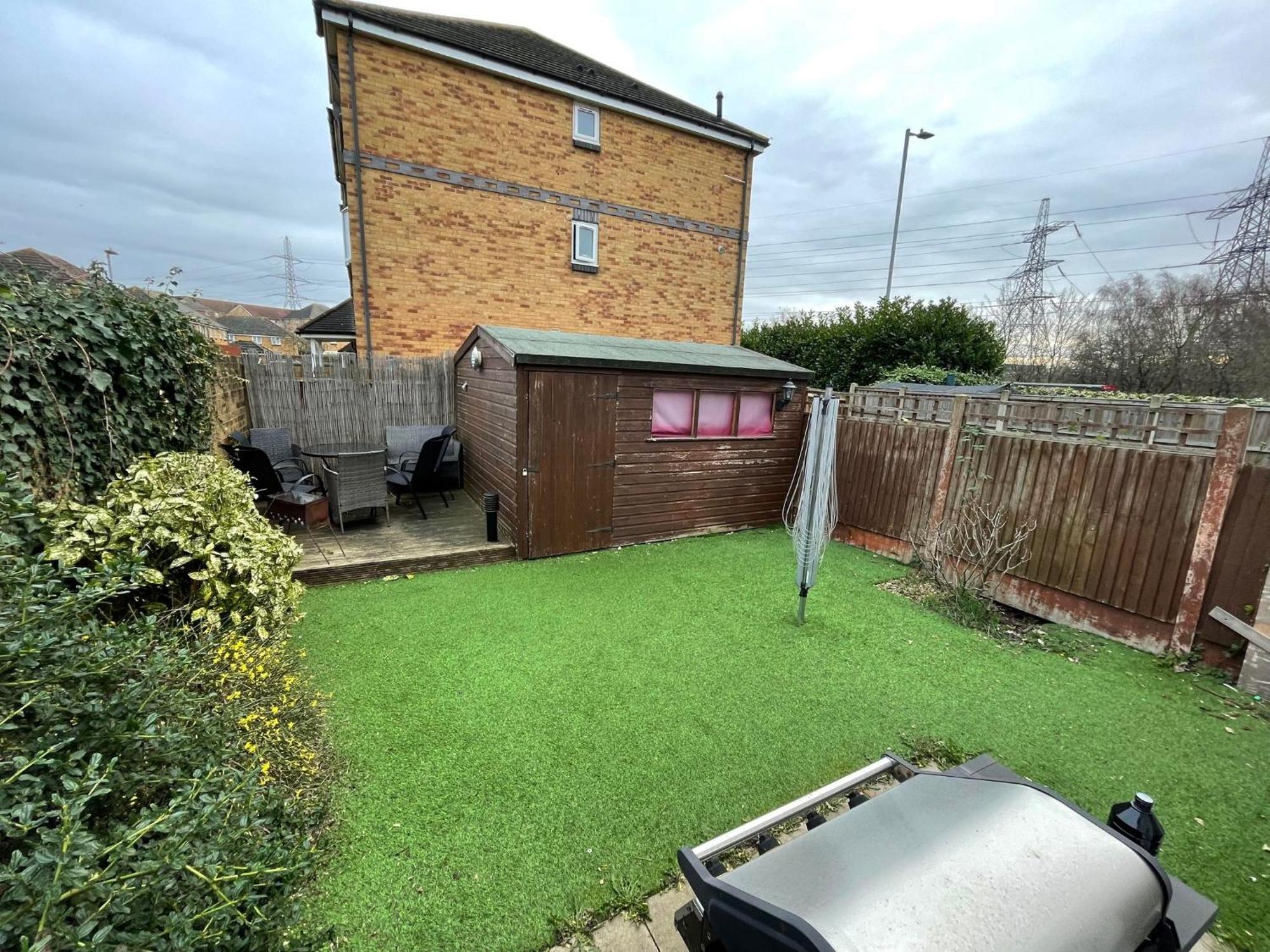 Entire 3 Bedroom End Of Terrace House! Thamesmead  Ngoại thất bức ảnh